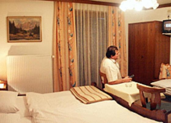 Gasthof Karlwirt Sankt Andra im Lungau ภายนอก รูปภาพ